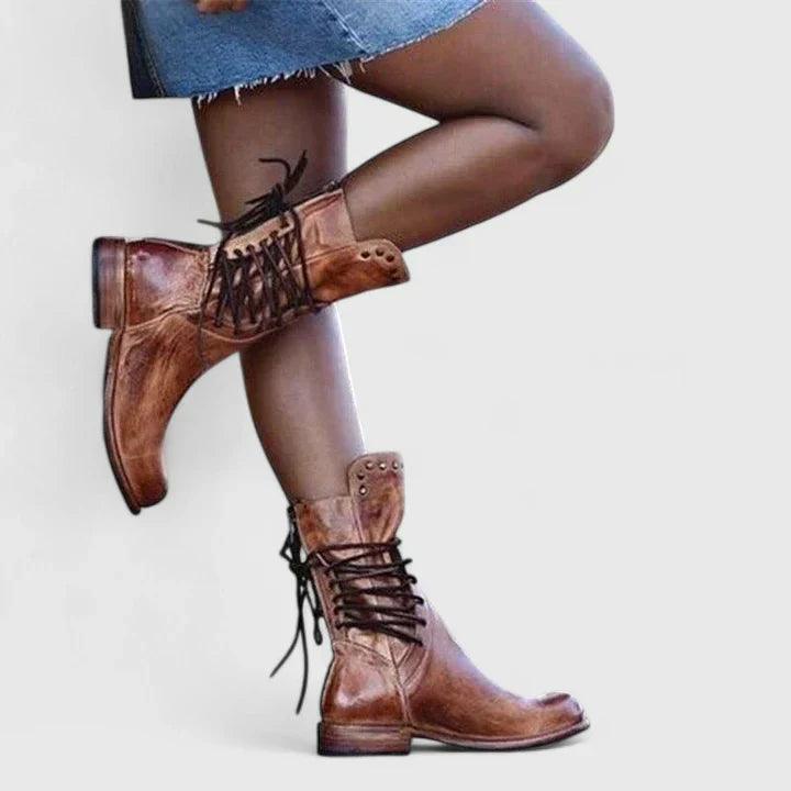 Kryzelle | Elegante Modestiefel für stilbewusste Frauen